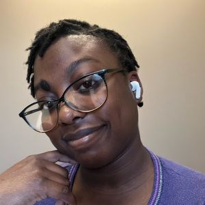 Meet your Posher, Adriana